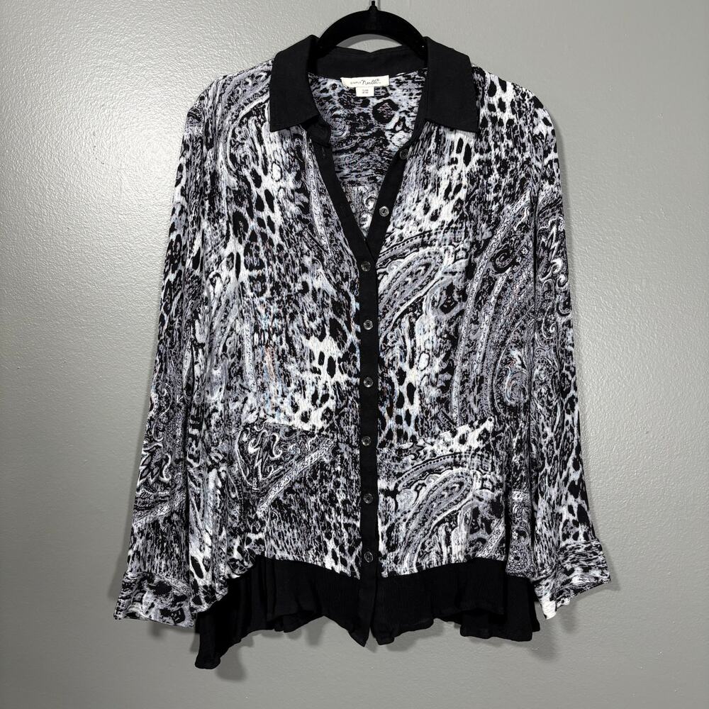 Simply Noelle Women's Crinkle White Leopard Print Button Up Blouse - Size S/M